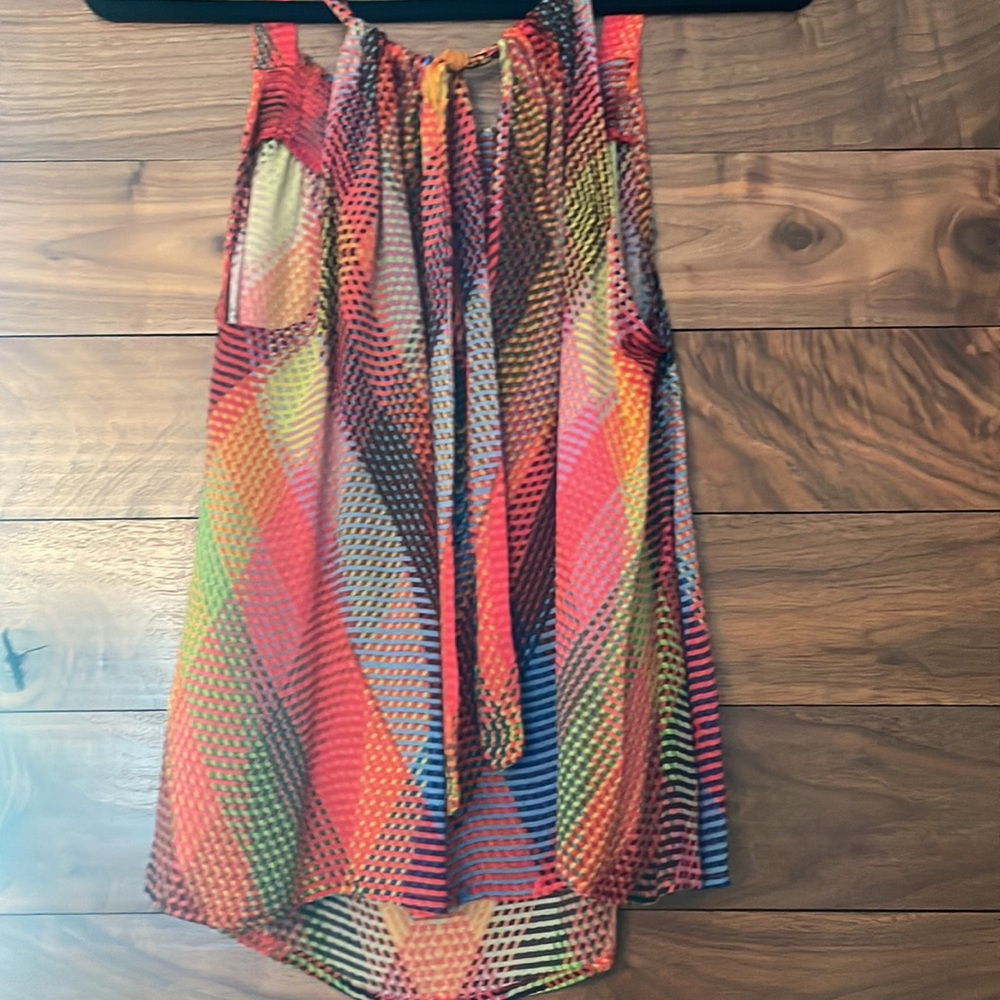 Adorable top from Anthropologie. - Picture 5 of 5